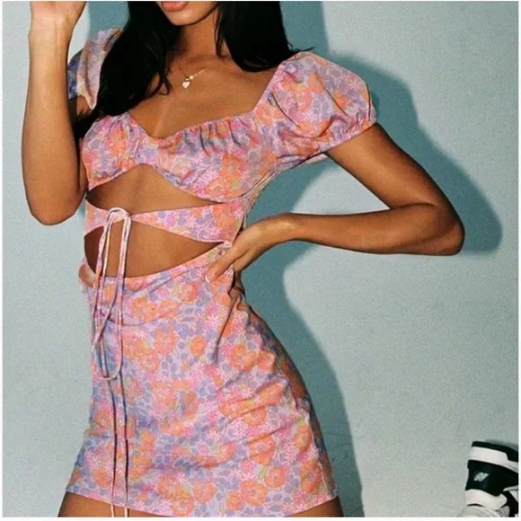 ❌SOLD❌Princess Polly: Nakita Mini Dress Purple Floral size 2 - Picture 1 of 4